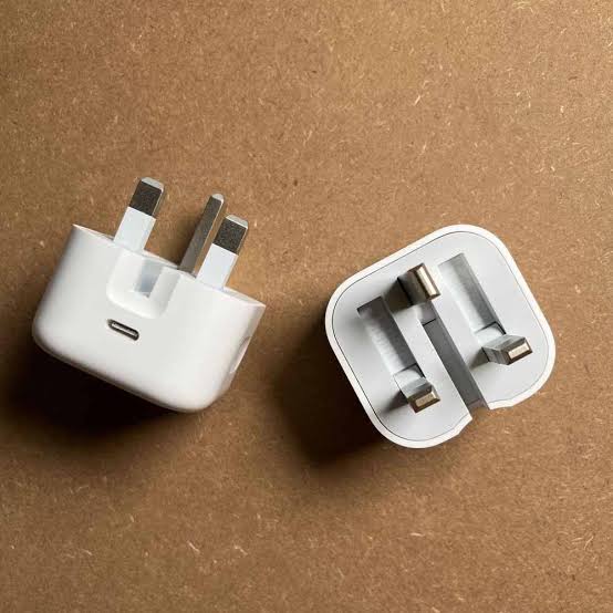 شارژر اپل 20 وات سه پین بدون کابل اصل با گارانتی تعویض